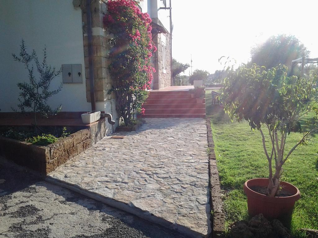 Al Sole Di Pula住宿加早餐旅馆 外观 照片